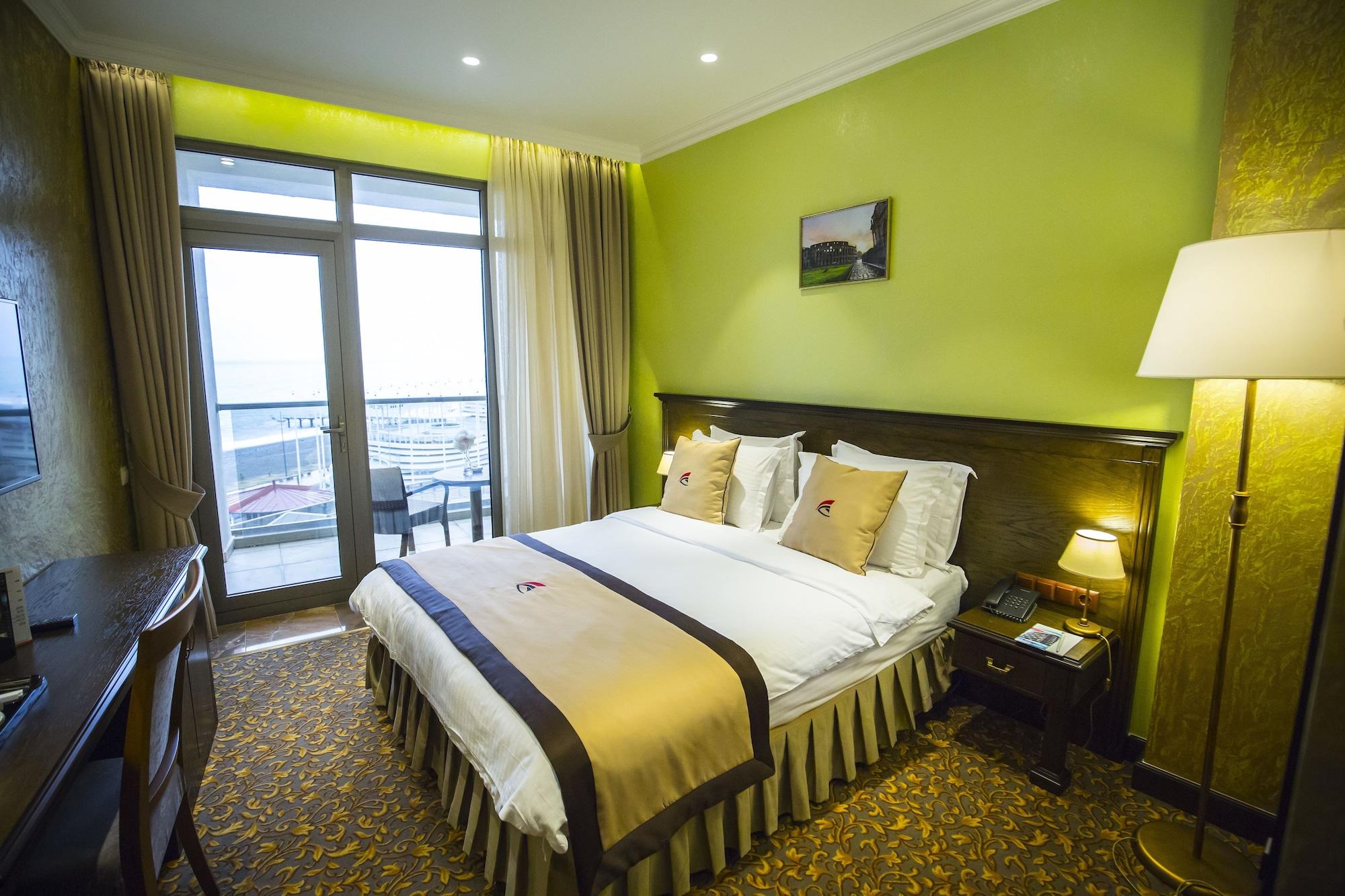 Colosseum Marina Hotel Batumi Exterior foto