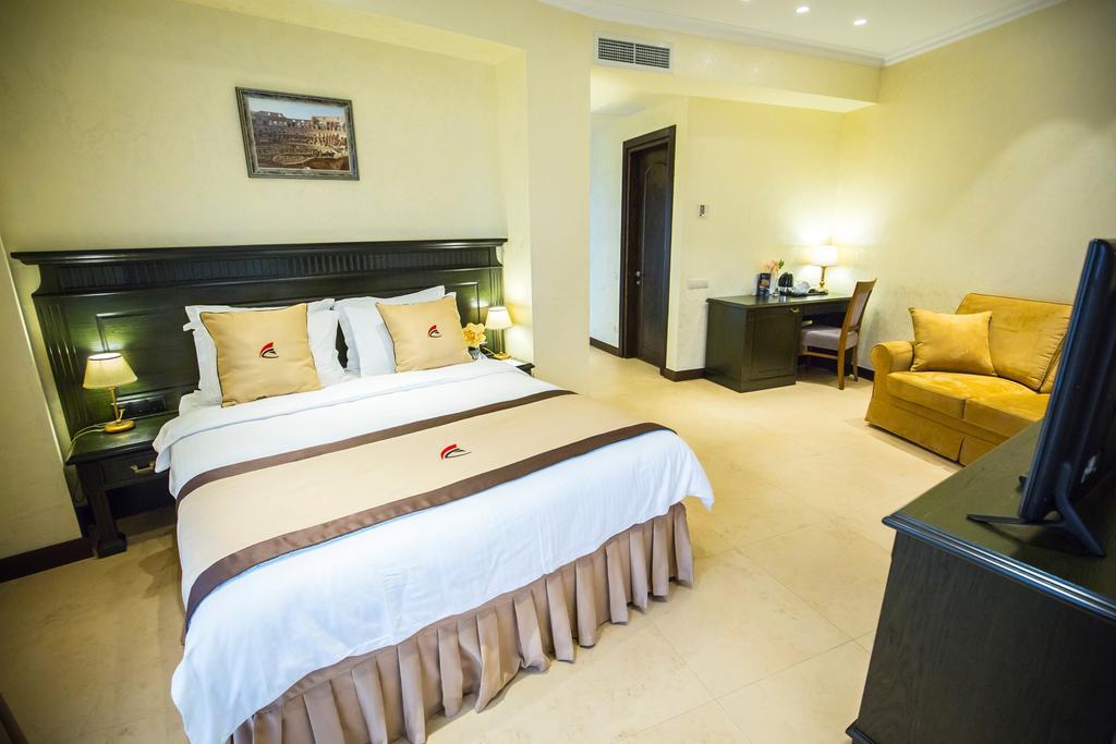 Colosseum Marina Hotel Batumi Zimmer foto