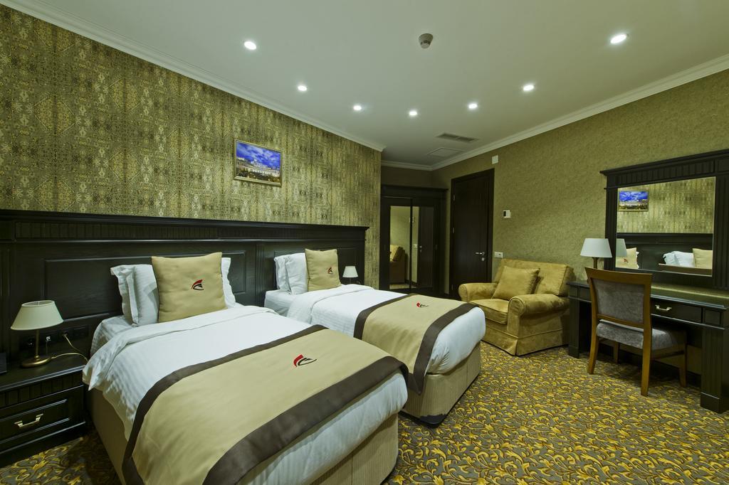 Colosseum Marina Hotel Batumi Exterior foto