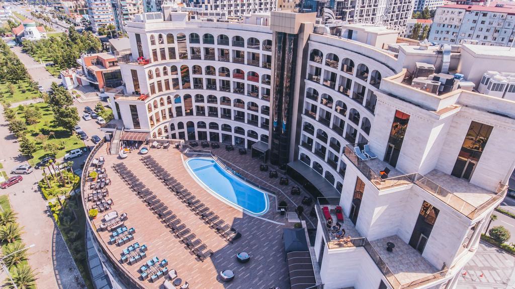 Colosseum Marina Hotel Batumi Exterior foto