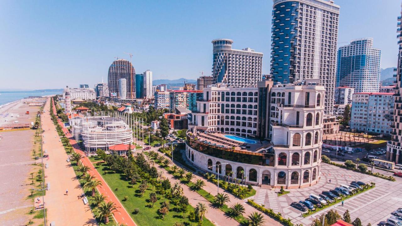Colosseum Marina Hotel Batumi Exterior foto
